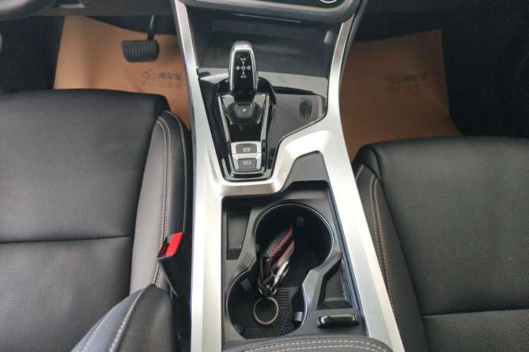 Used Lynk & Co 01 2019 2.0T Two-Wheel-Drive Pro Version China VI Standard
