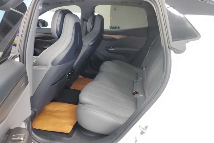 Used Lynk & Co 07 2024 EM-P 126 Long-Range Halo
