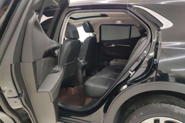 Used Buick Envision 2022 Encore S 552T Two-Wheel-Drive Luxury Model
