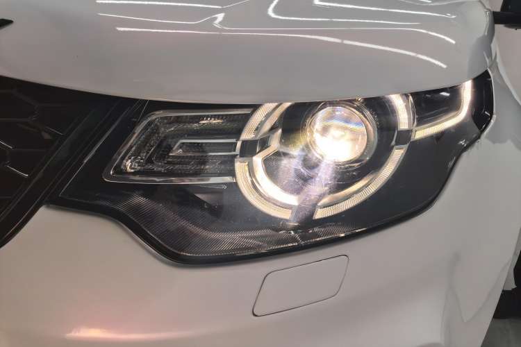 Used Land Rover Discovery Sport 2018 240 PS PURE Edition
