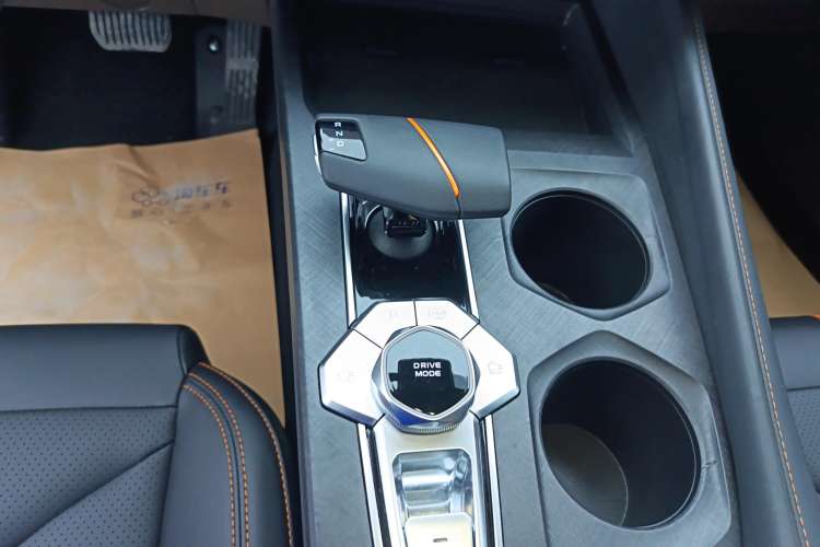 Used Changan UNI-V 2024 1.5T Smart Navigation Version
