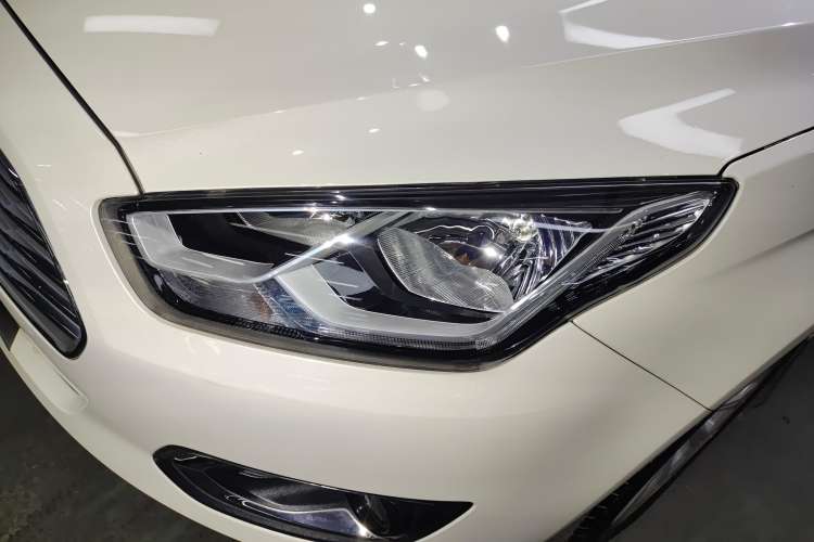 Used Ford Escort 2015 1.5L Automatic Fashion Model
