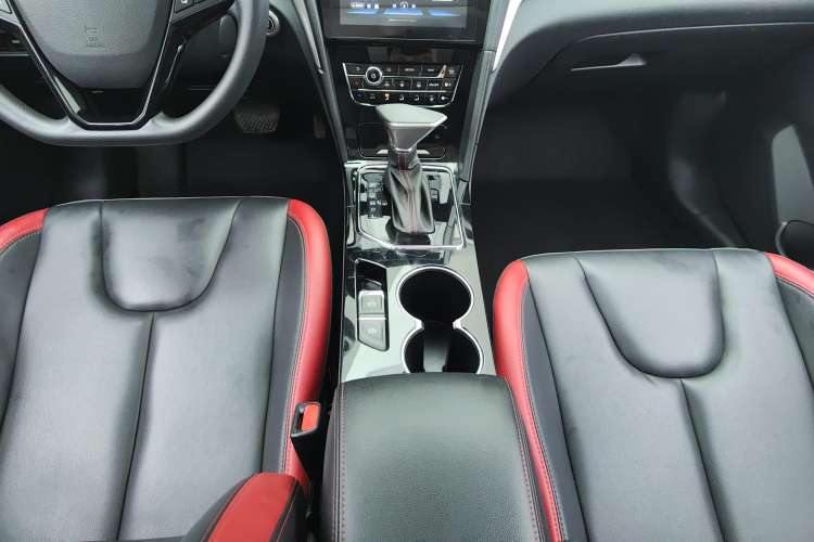 Used Venucia D60 2019 100 000 Honor 1.6L XL CVT Chenku Edition China VI Standard
