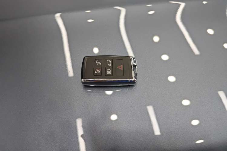 Used Land Rover Discovery Sport 2020 249 PS R-Dynamic Performance Edition
