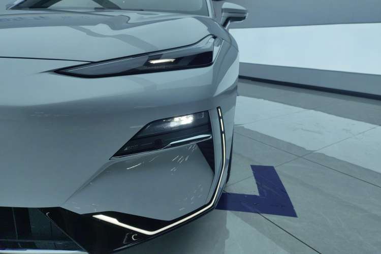 Used  E8 2024 550 km Range Rear-Drive MAX
