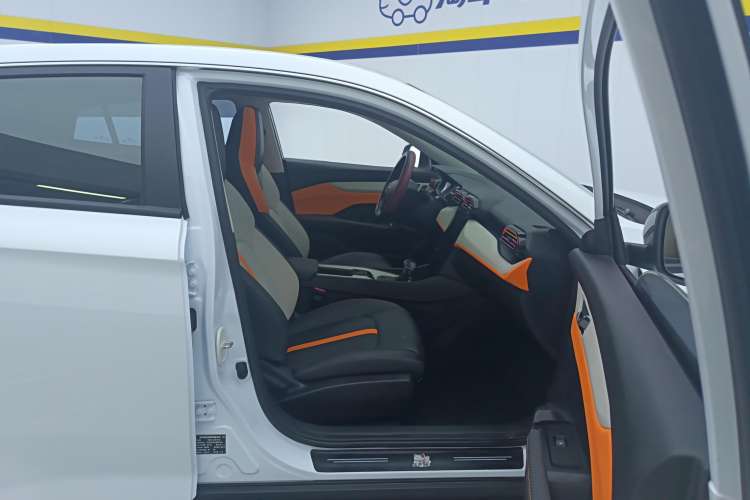 Used Dongfeng Aeolus Yixuan 2023 Mach Edition 1.5L Automatic Chasing Shadow Version
