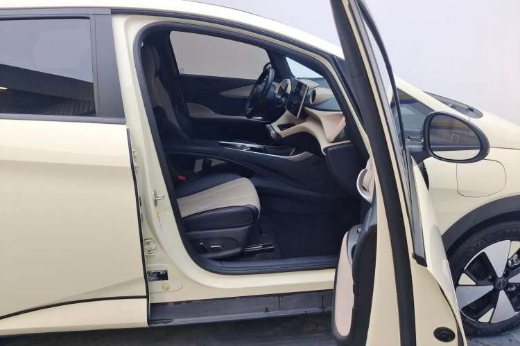 Used BYD Dolphin 2023 420 km Fashion Edition
