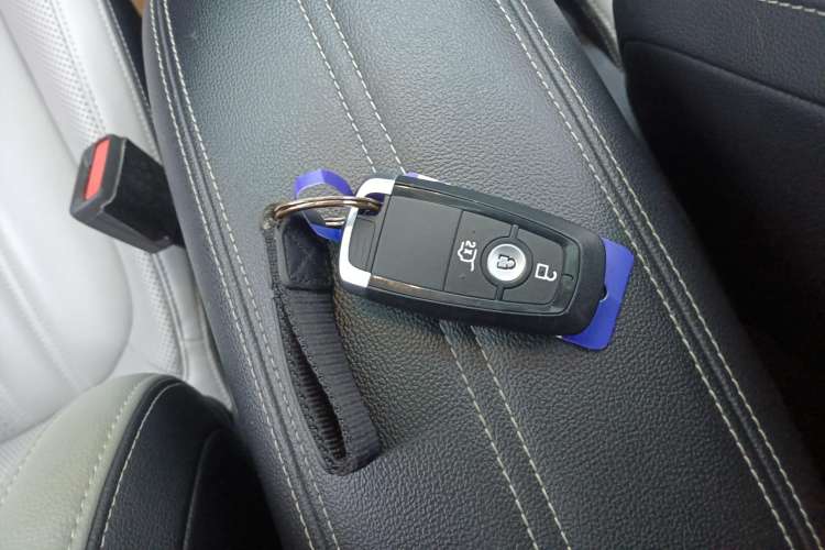 Used Ford Escape 2020 EcoBoost 245 Two-Wheel Drive Smart & Enjoyment Model
