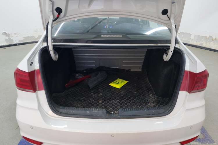 Used Volkswagen Santana 2018 1.5L Manual Comfort Edition
