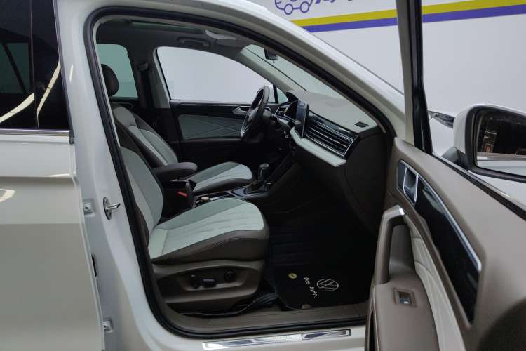 Used Volkswagen Tiguan L 2023 330TSI Automatic Two-Wheel Drive Smart Edition
