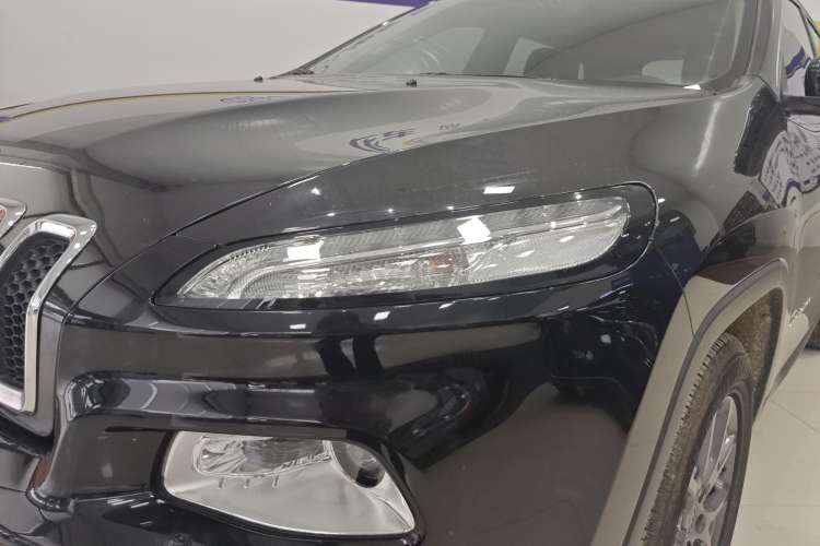 Used  Cherokee 2020 2.0L Two-Wheel Drive Classic Sports Edition
