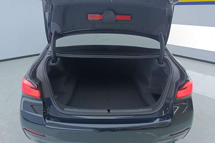 Used BMW 5 Series 2022 Second Facelift 525Li M Sport Package
