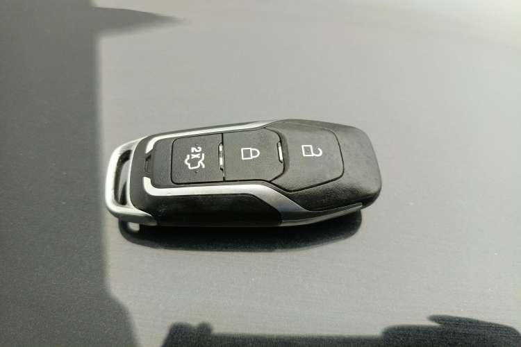 Used Ford Edge 2015 2.0T GTDi Two-Wheel-Drive Elite Edition
