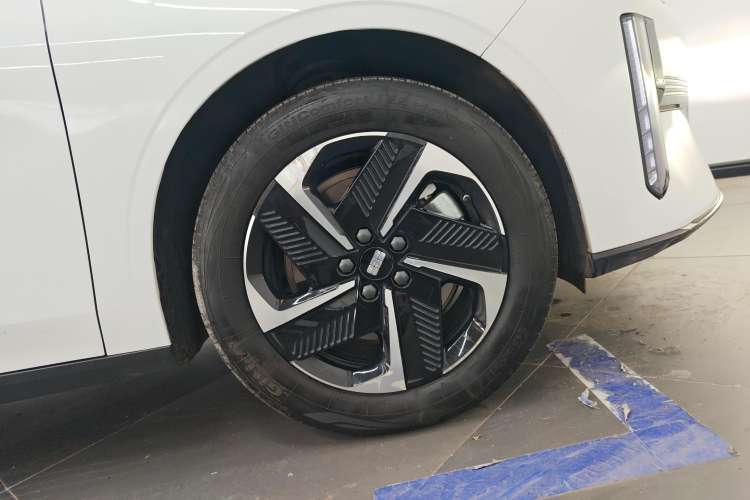 Used  L6 2024 125km PLUS Dragon Edition