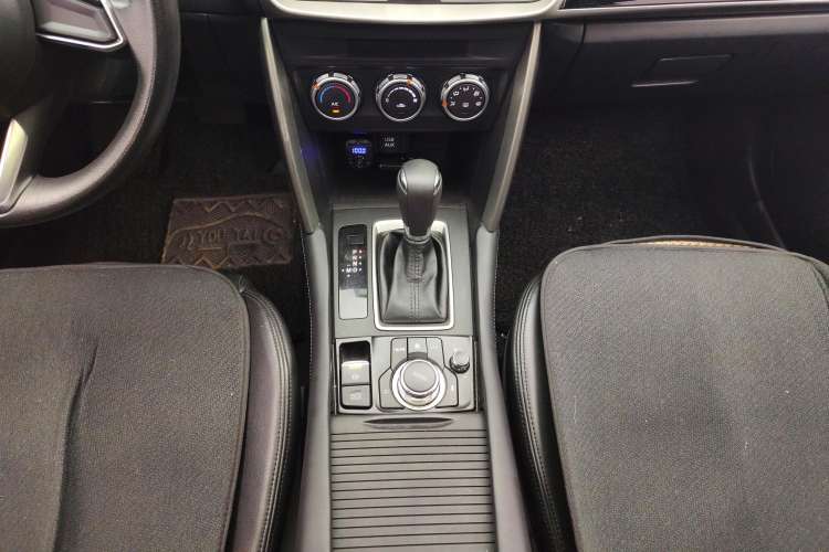 Used Mazda CX-4 2018 2.0L Automatic Two-Wheel Drive Blue Sky Dynamic Version China VI Standard
