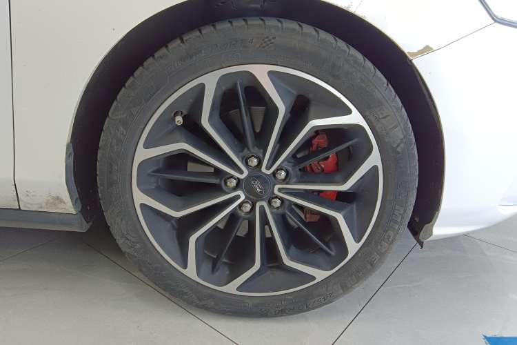 Used Ford Focus 2019 Hatchback EcoBoost 180 Automatic Trendy Model
