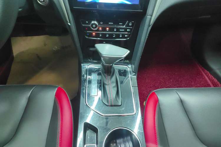 Used Venucia D60 2019 100 000 Honor 1.6L XL CVT Chenku Edition China VI Standard
