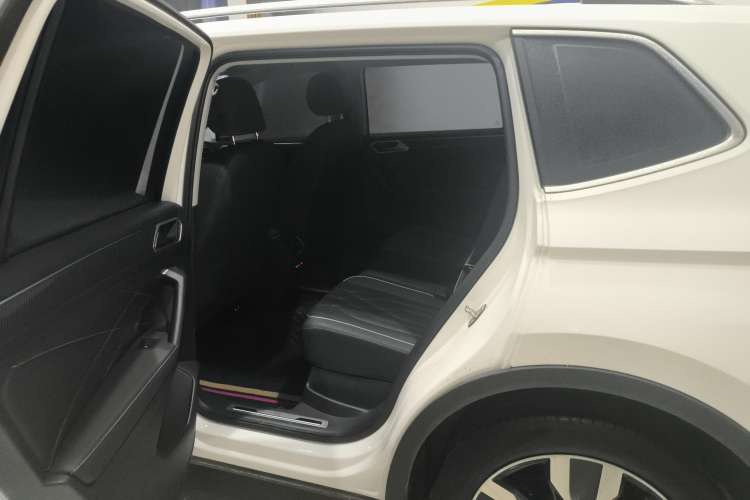 Used Volkswagen Tiguan L 2022 330TSI Automatic Two-Wheel Drive R-Line Enhanced Edition
