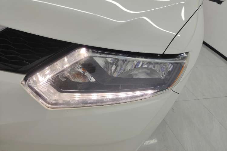 Used Nissan X-Trail 2015 2.0L CVT Comfort MAX Edition 2WD
