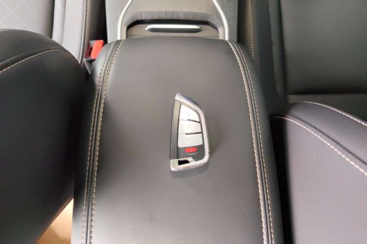 Used Wey VV6 2021 2.0T Two-Wheel Drive Smart Protection+
