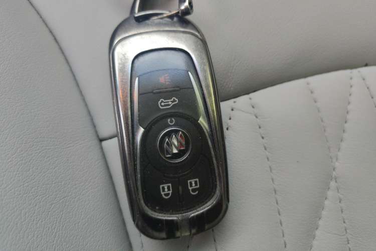 Used Buick GL8 2022 Land Business Class 652T Luxury Model
