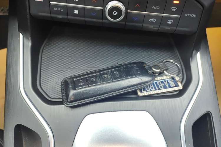 Used Wey VV5 2021 1.5T Two-Wheel Drive Smart Pioneer
