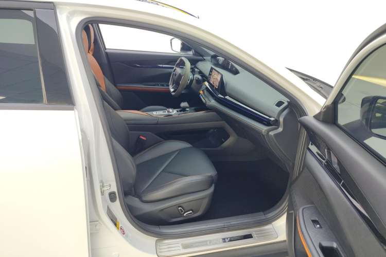 Used Changan UNI-V 2022 1.5T Prestige Version
