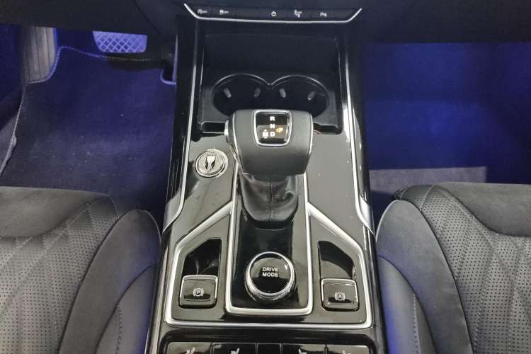 Used Hongqi HS5 2022 Revised Version 2.0T Smart Connect Flagship Edition
