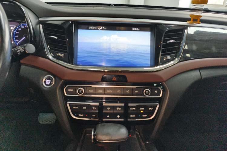 Used GAC Trumpchi GS8 2017 320T Two-Wheel Drive Luxury Smart Connectivity Version (7 Seats)
