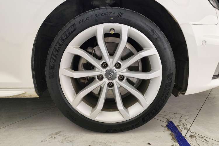 Used Audi A4L 2019 40 TFSI Fashion Edition China VI Emission Standard
