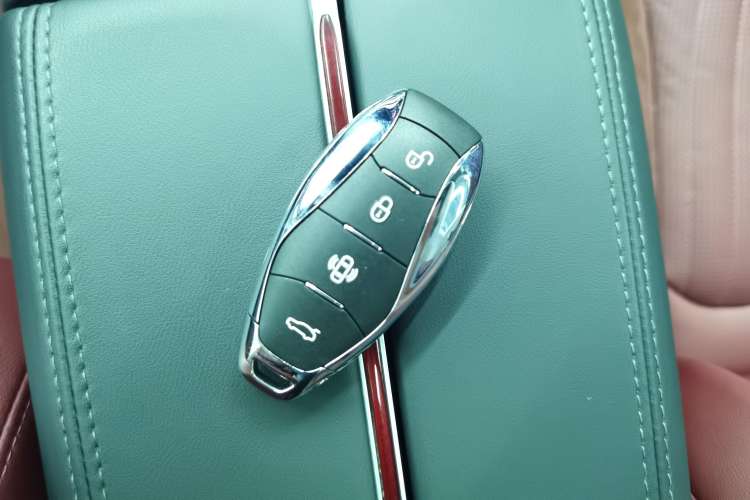 Used Hongqi HS5 2023 2.0T Qixiang Pro Edition
