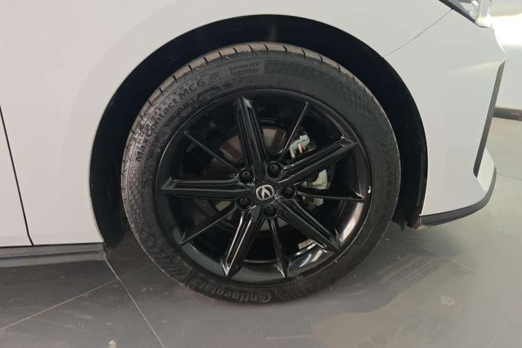 Used Changan UNI-V 2023 1.5T Premium Model
