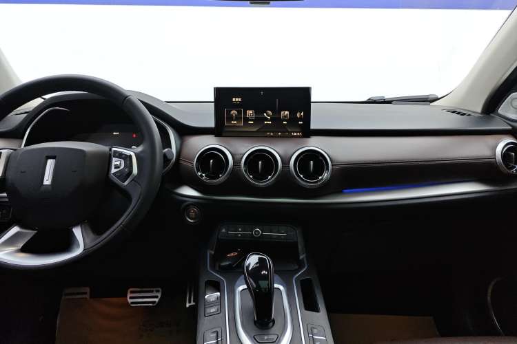 Used Wey VV6 2018 2.0T Two-Wheel-Drive Ultra-Luxury Version China V Standard