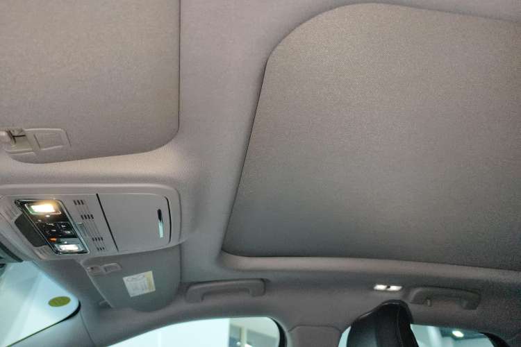 Used Lincoln Corsair 2022 2.0T Two-Wheel Drive Deluxe Edition
