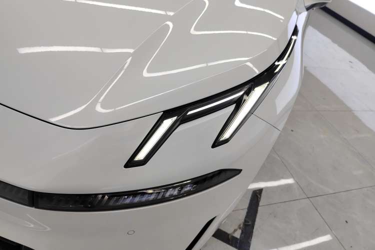 Used Lynk & Co 07 2024 EM-P 126 Long-Range Halo
