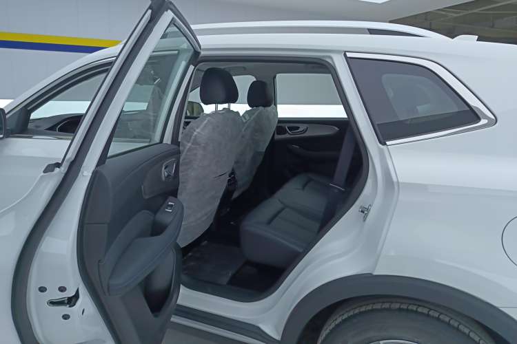 Used Roewe RX5 2023 PLUS 330TGI Automatic Trendsetting Smart Edition
