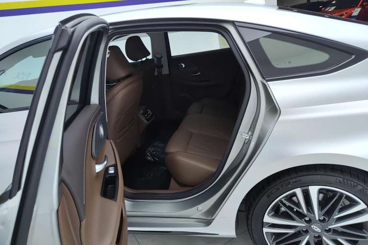 Used Chery Arrizo 8 2023 High-Performance Edition 2.0T DCT Powerfully Equipped
