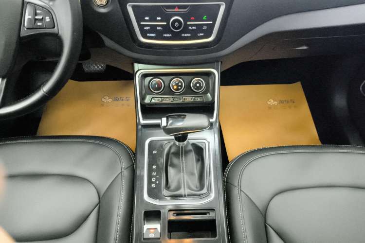 Used Bestune X40 2019 1.6L Automatic Connected Smart Cool Version China V Emission Standard
