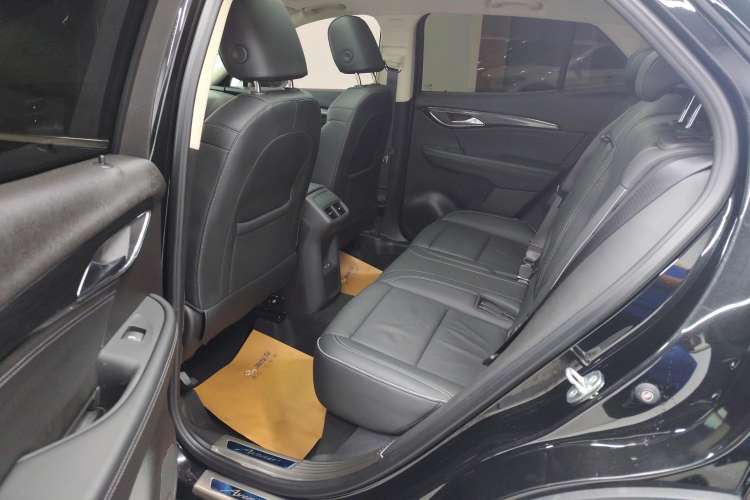 Used Buick Envision 2022 Encore S 552T Two-Wheel-Drive Luxury Model
