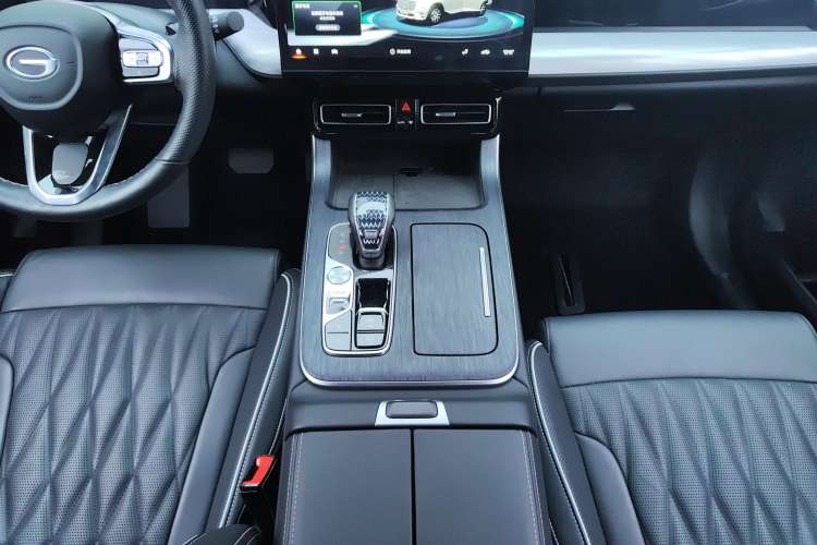 Used GAC Trumpchi GS8 2022 LINGHANG Series 2.0 TGDI Two-Wheel-Drive Luxury Edition (7 Seats)
