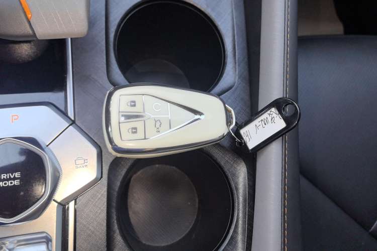 Used Changan UNI-V 2022 1.5T Prestige Version
