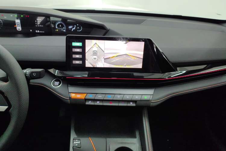 Used Changan UNI-V 2024 1.5T Prestige Edition
