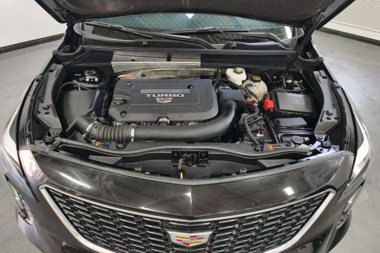 Used Cadillac XT4 2022 28T Two-Wheel-Drive Luxury Version
