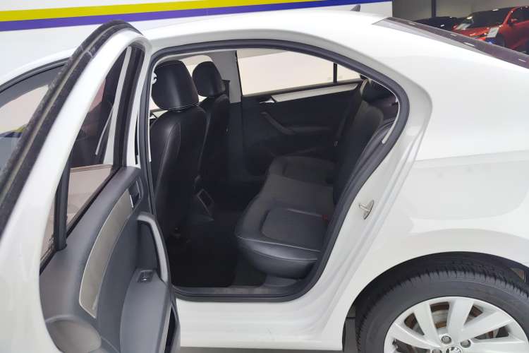 Used Skoda Rapid 2019 1.5L Automatic Comfort Edition China VI Standard