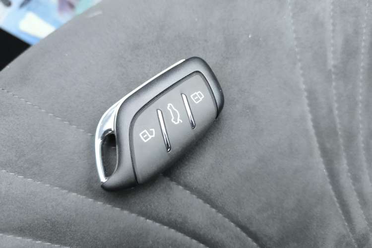 Used Roewe D5X DMH 2024 135 Tech Edition