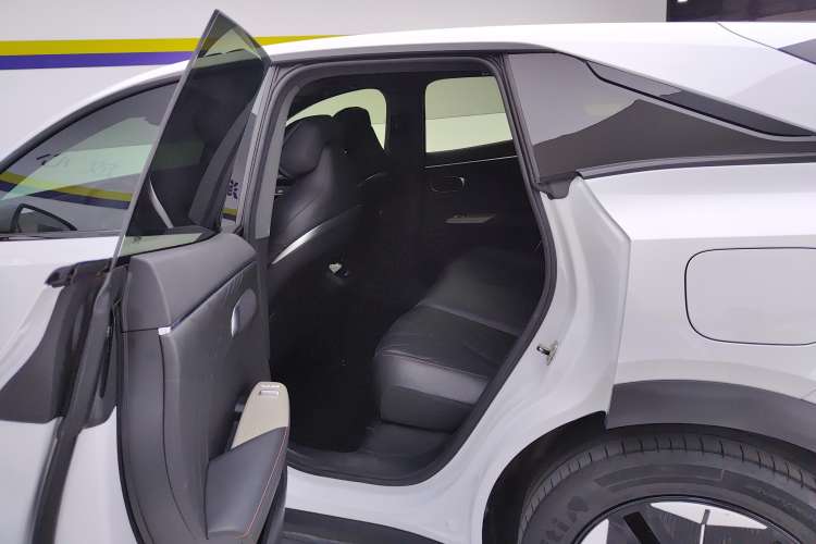 Used  S07 2023 200Max Range-Extended Version
