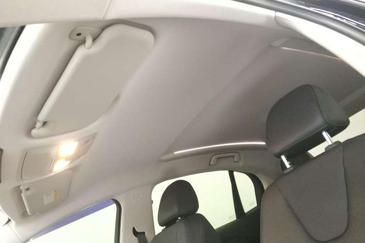 Used Hongqi E-QM5 2022 431 km Charge & Enjoy Edition
