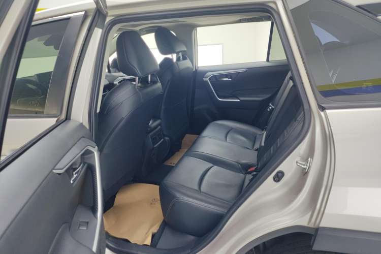 Used Toyota Wildlander 2020 2.0L CVT Two-Wheel Drive Luxury Edition
