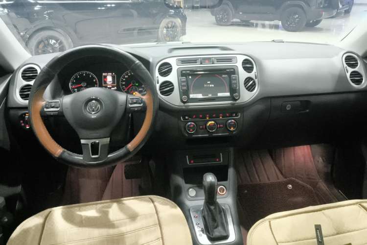 Used Volkswagen Tiguan 2015 1.8TSI Automatic All-Wheel-Drive Luxury Model
