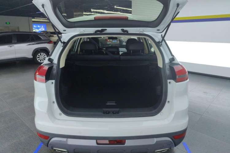 Used Geely Auto Emgrand X7 Sport 2016 1.8TD Automatic ZhiZun Version
